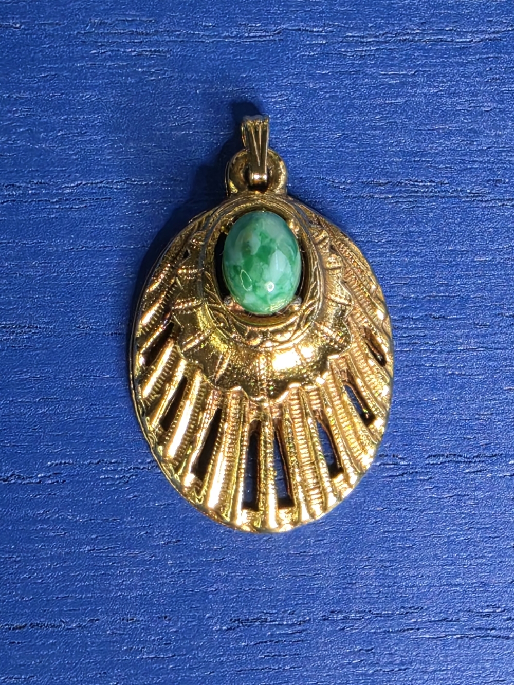 Florenza Vintage Gold-Tone Pendant Green Cabachon Stone
